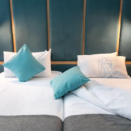 Hotel Quality Hotel&suites Bercy Bibliothèque By Happyculture 3*