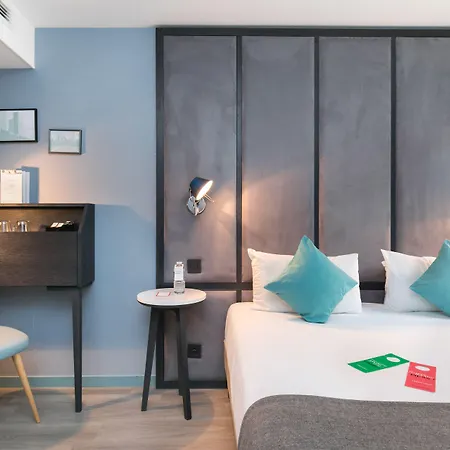 Quality Hotel&suites Bercy Bibliothèque By Happyculture
